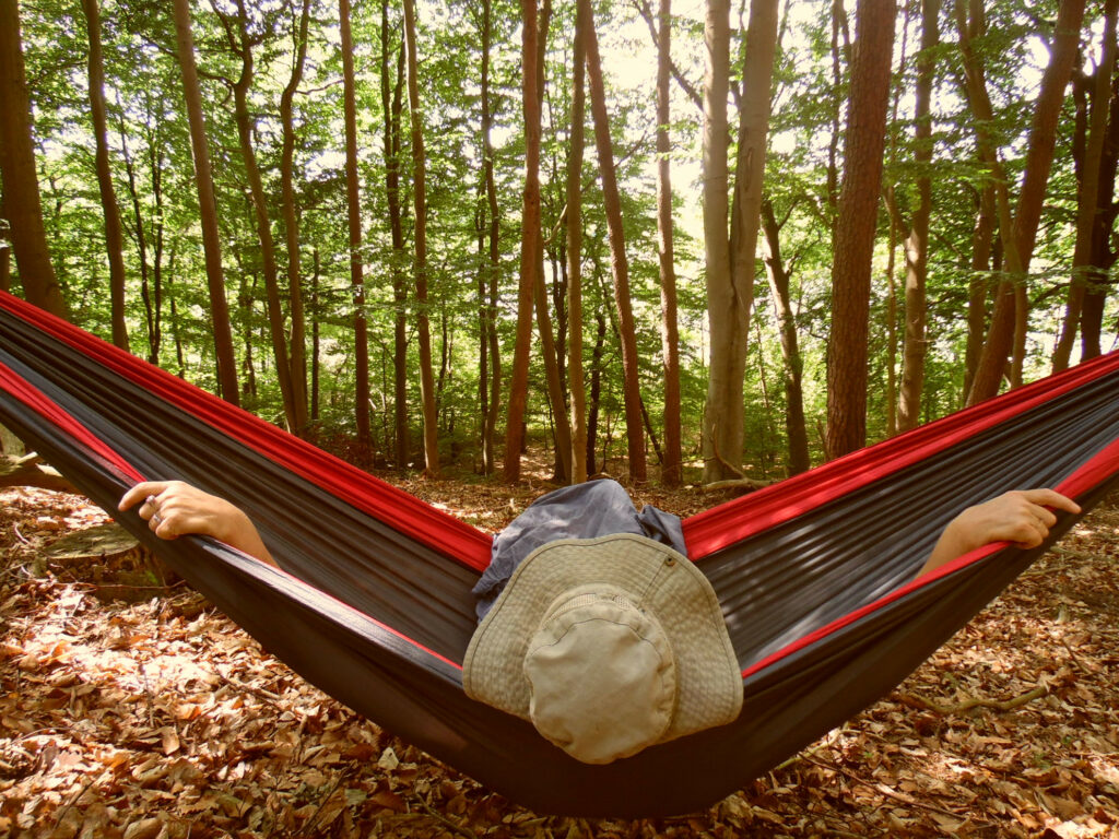 Due to the size of the hammock you can also use it as a hanging chair.